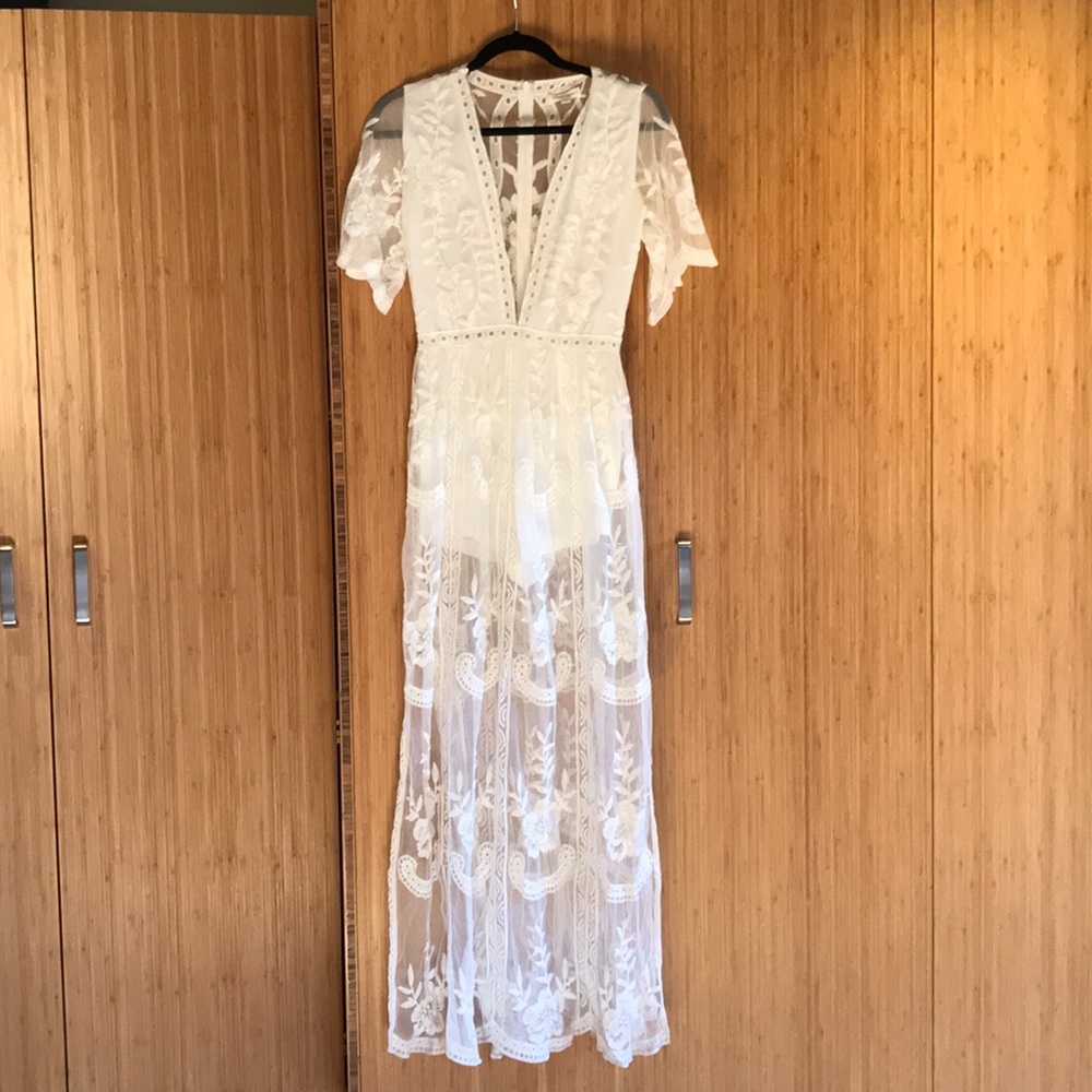 white lace honey bunch dress, with slits on side